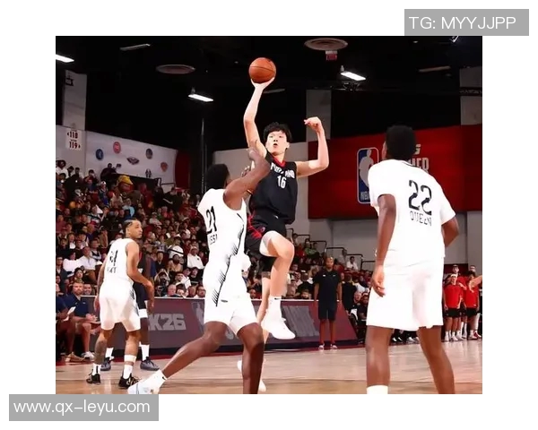 奎因半场表现亮眼13号秀砍下8分4板并送生涯最高8助